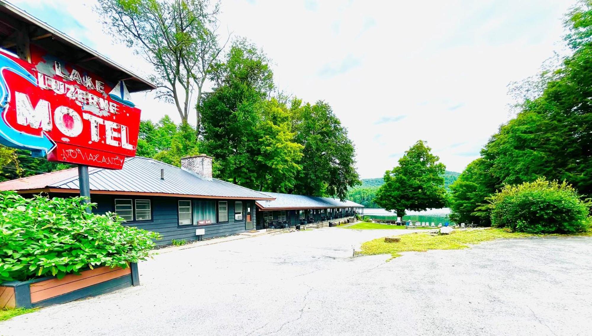 Motel Luzerne Lake Luzerne Extérieur photo
